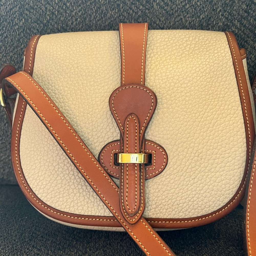 Dooney & Bourke Vintage Cream w/ British Tan Small Crossbody. Pristine.